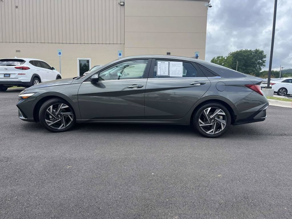 Certified 2024 Hyundai Elantra SEL w/ Convenience Package FWD image 5