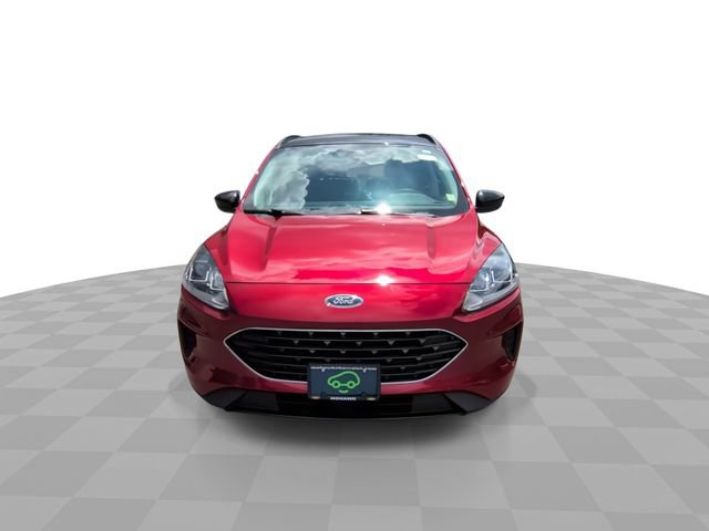 Used 2021 Ford Escape SE w/ SE Sport Appearance Package AWD/4WD image 3
