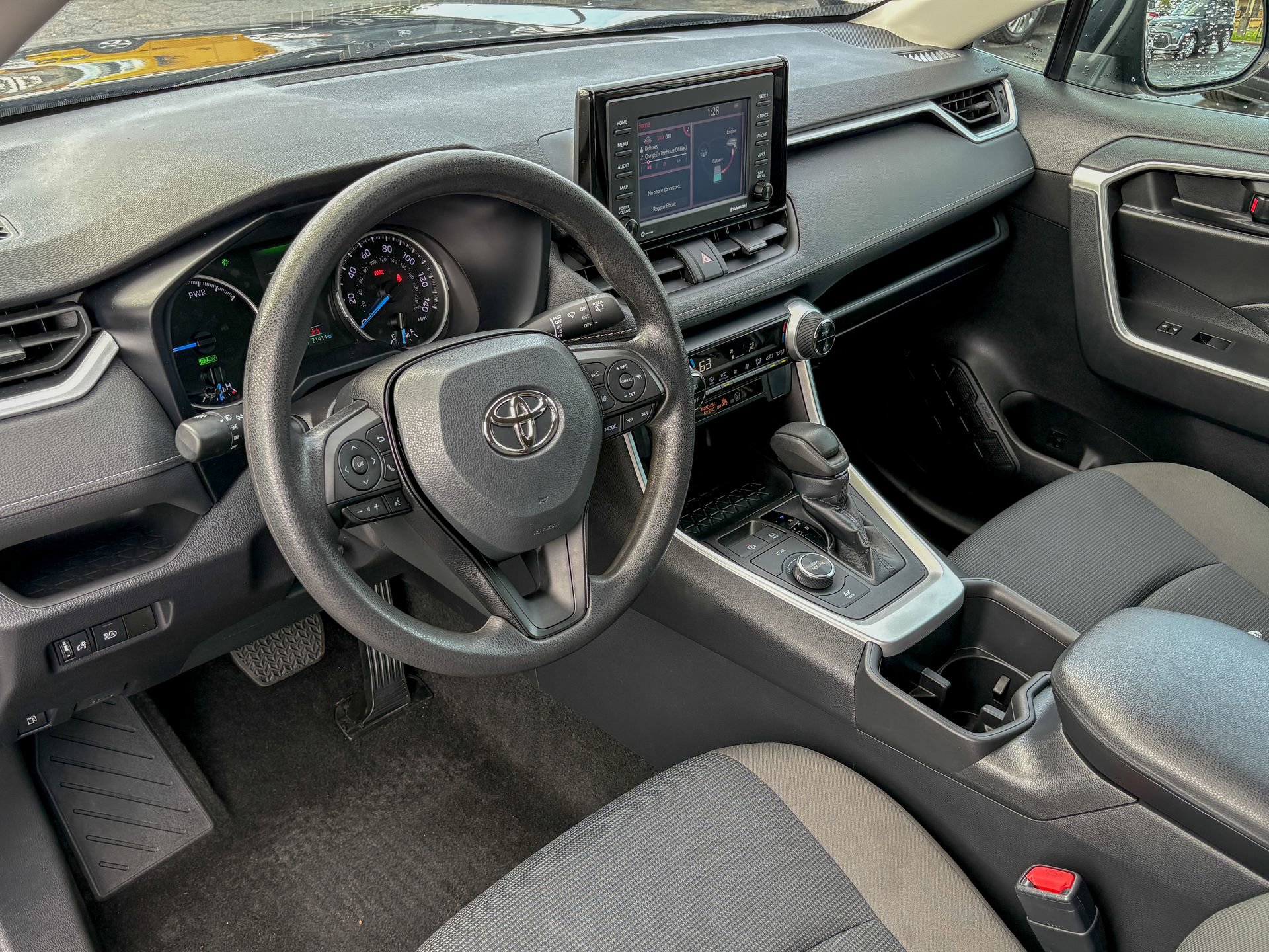 Used 2022 Toyota RAV4 LE AWD/4WD image 5