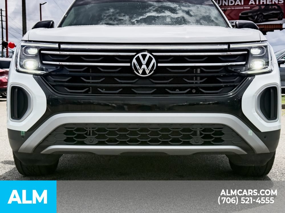 Used 2025 Volkswagen Atlas Peak Edition SE AWD/4WD image 5