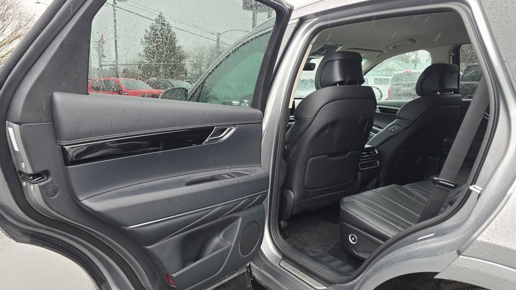 Used 2025 Genesis GV80 2.5T Standard image 15