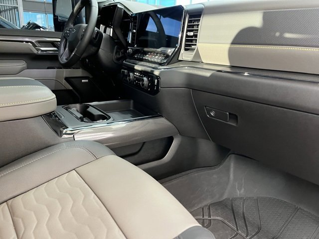 Used 2025 Chevrolet Silverado 2500 ZR2 w/ Technology Package image 17