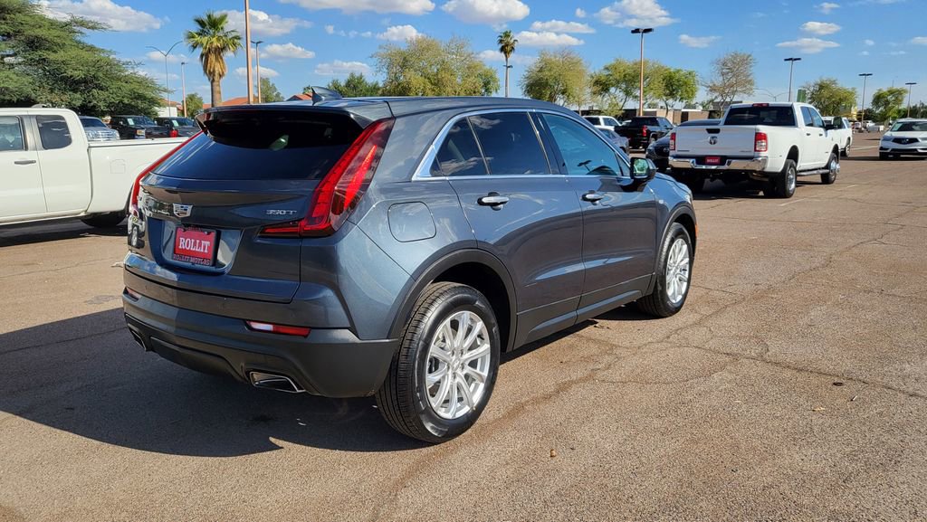Used 2020 Cadillac XT4 Luxury w/ Cold Weather Package image 9