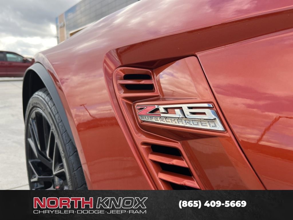 Used 2015 Chevrolet Corvette Z06 w/ 3LZ Preferred Equipment Group image 3