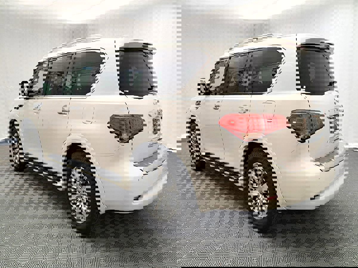 Used 2017 INFINITI QX80 4WD w/ Driver Assistance Package image 4