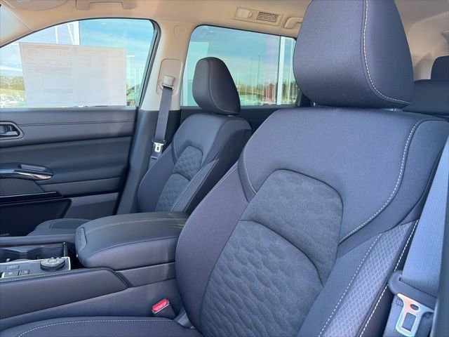 New 2026 Nissan Pathfinder SV image 9