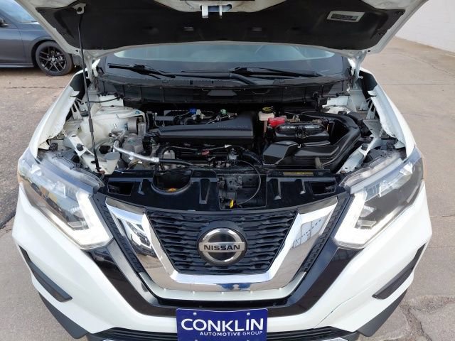 Used 2018 Nissan Rogue SV image 35