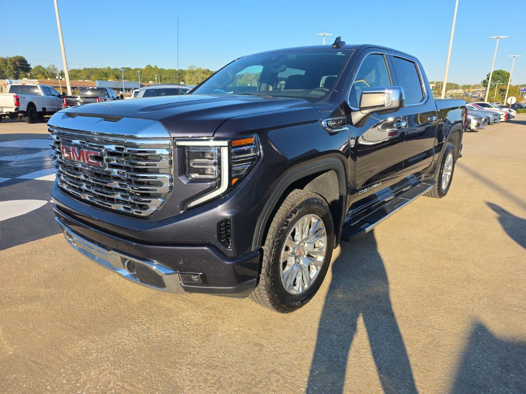 Used 2025 GMC Sierra 1500 Denali w/ Technology Package AWD/4WD image 2