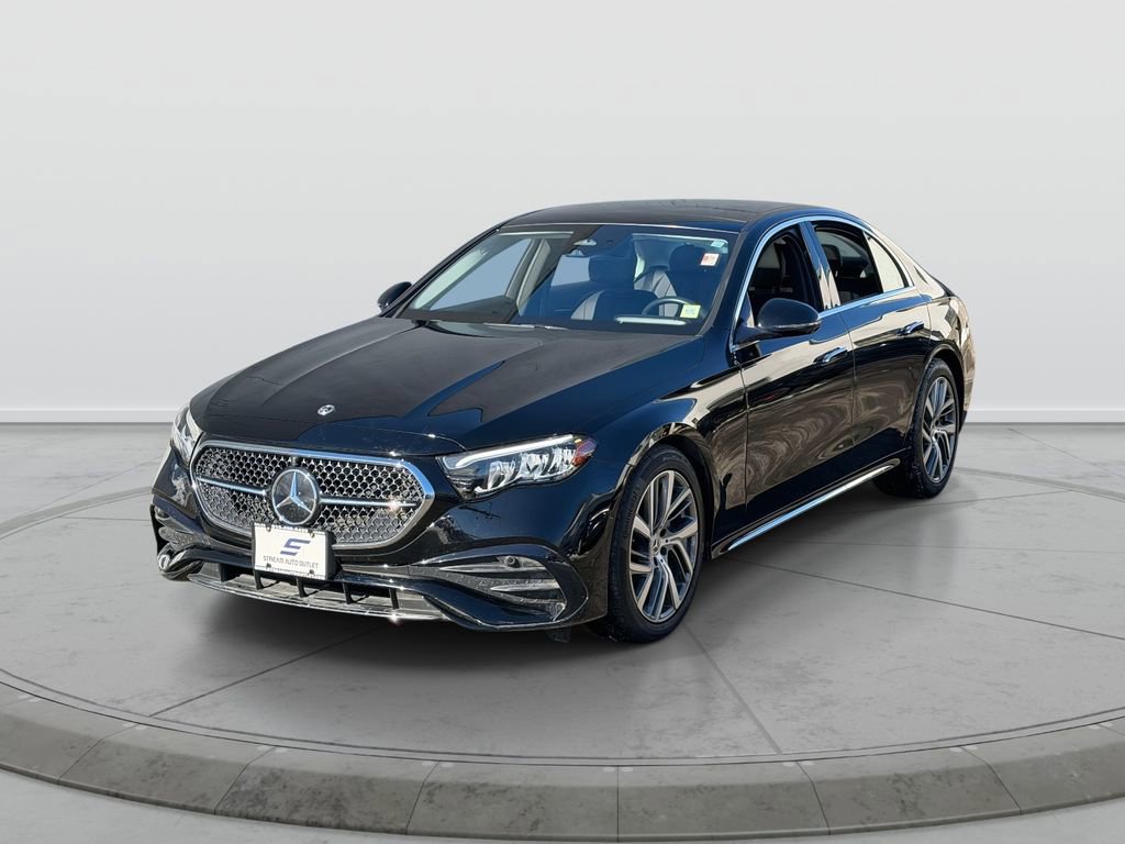 Used 2024 Mercedes-Benz E 350 4MATIC Sedan image 3