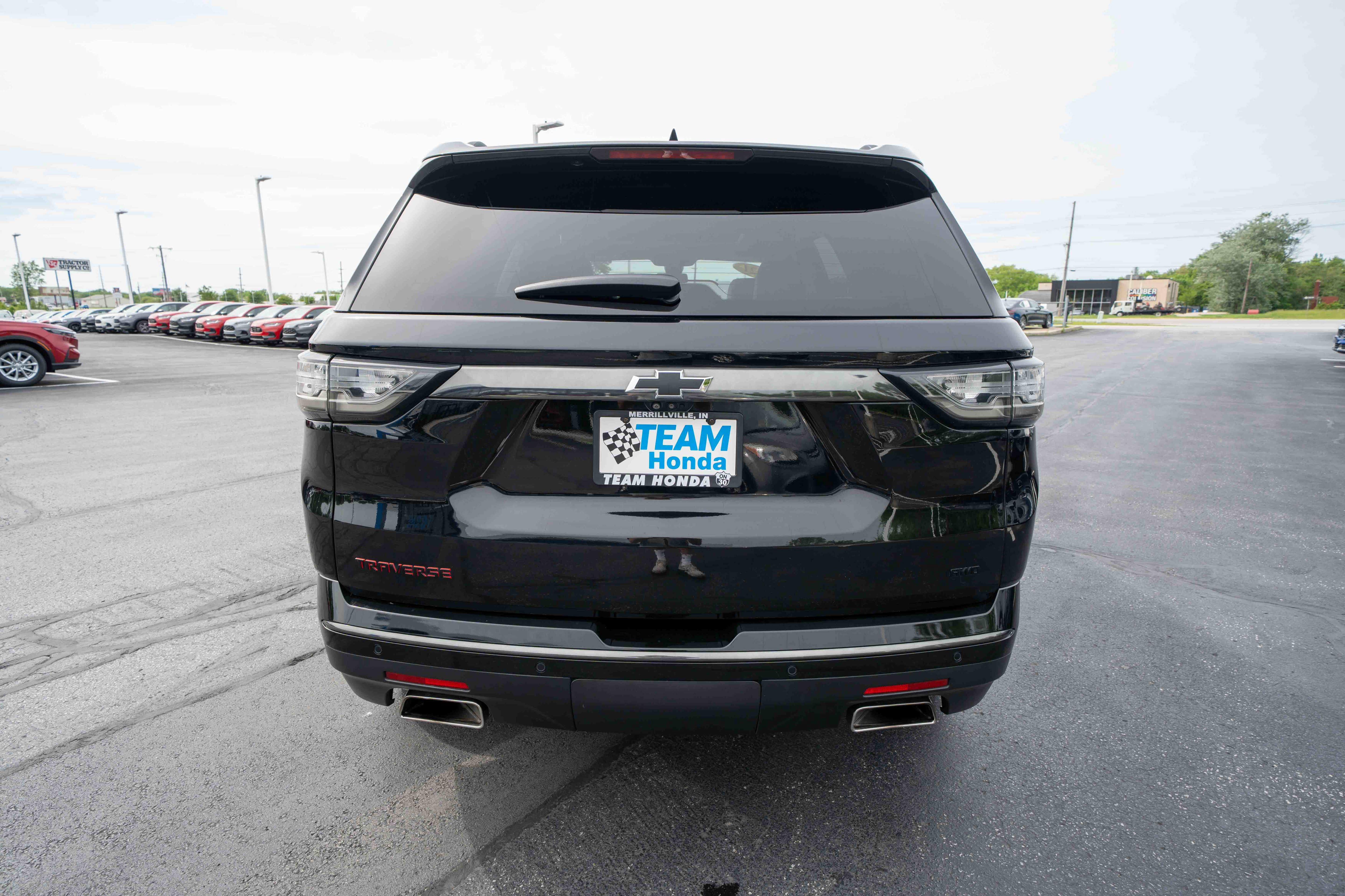 Used 2021 Chevrolet Traverse Premier w/ Redline Edition AWD/4WD image 5