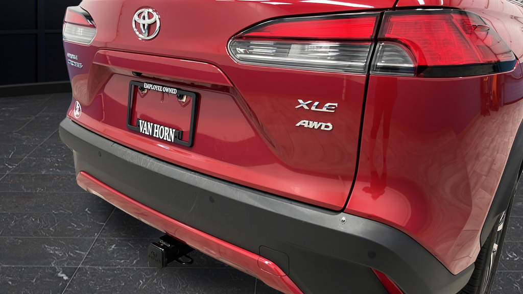 Used 2023 Toyota Corolla Cross XLE AWD/4WD image 34