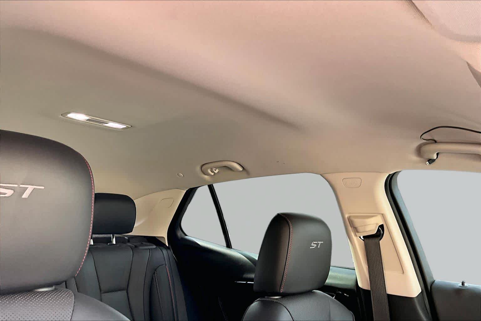 Used 2022 Buick Envision Essence w/ Sport Touring Package FWD image 14