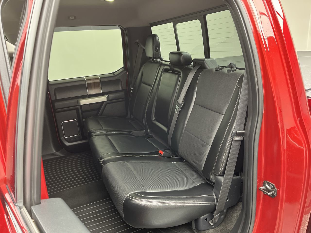 Used 2015 Ford F150 Lariat w/ Equipment Group 502A Luxury AWD/4WD image 13