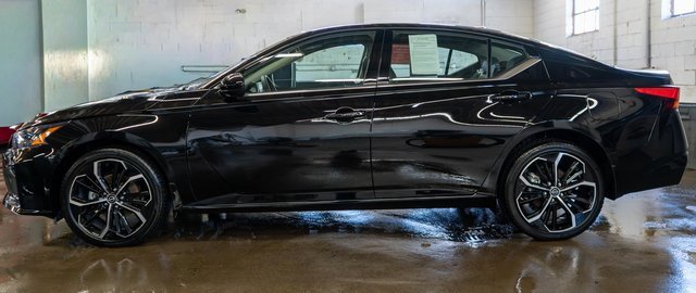 Certified 2025 Nissan Altima 2.5 SR image 9