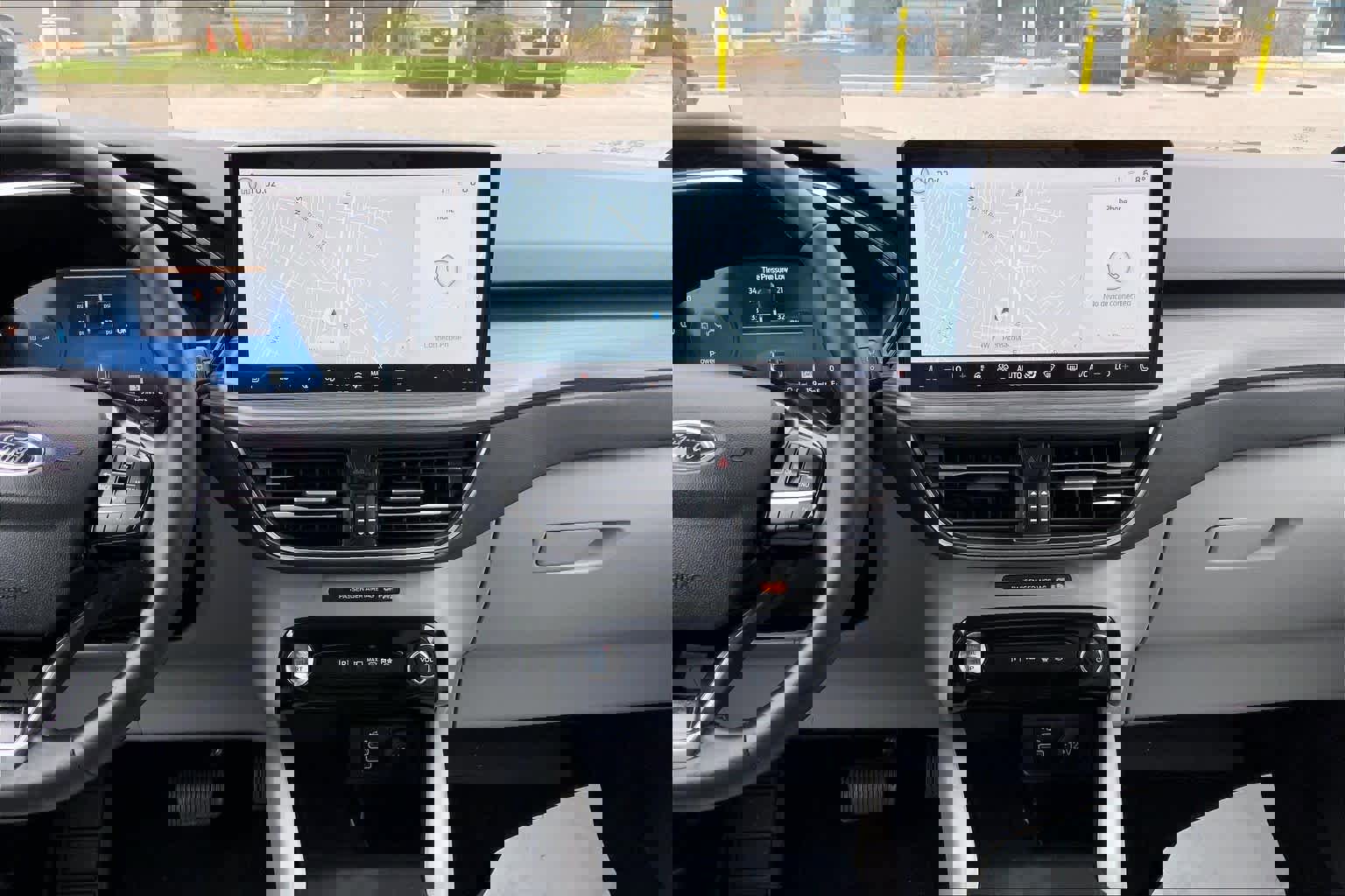 Certified 2025 Ford Escape SE w/ PHEV Premium Package image 7