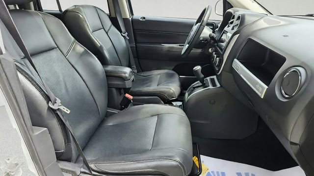 Used 2015 Jeep Compass High Altitude FWD image 23