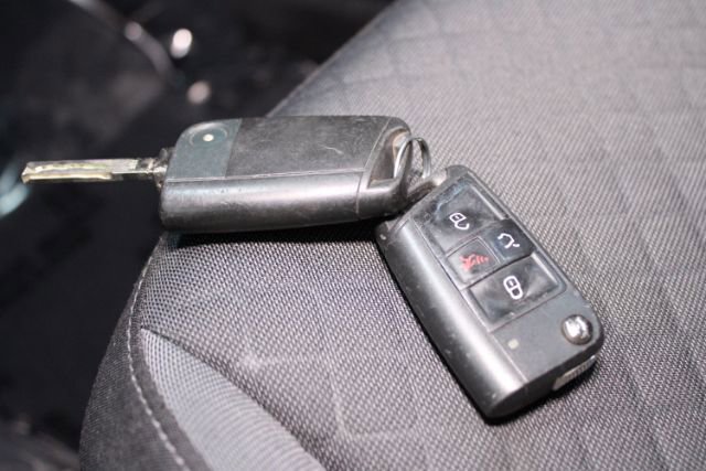 Used 2018 Volkswagen Tiguan S FWD image 13