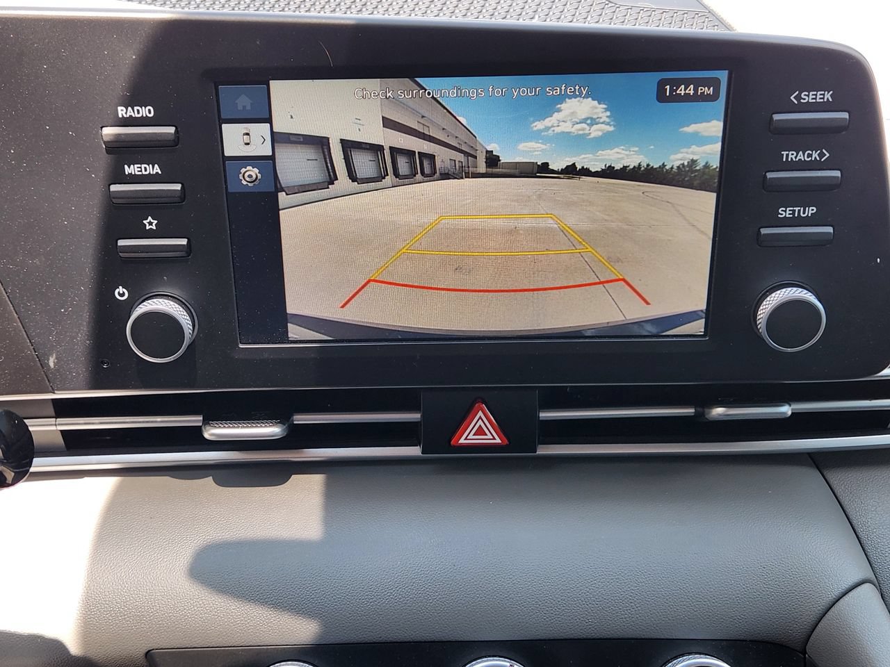 Certified 2025 Hyundai Elantra SE FWD image 15