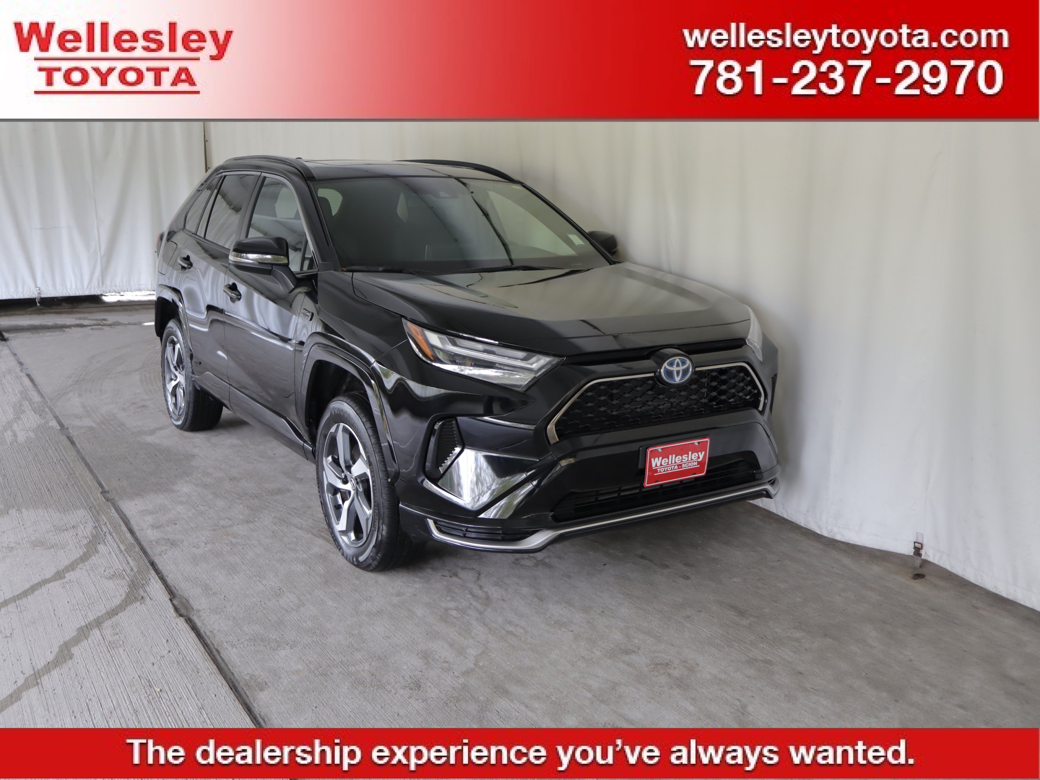 Used 2023 Toyota RAV4 SE w/ Weather & Moonroof Package AWD/4WD image 1