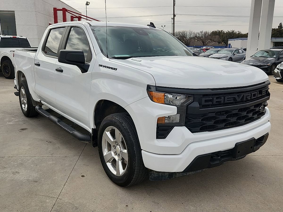 Used 2025 Chevrolet Silverado 1500 Custom w/ Turbomax Blackout Package image 4