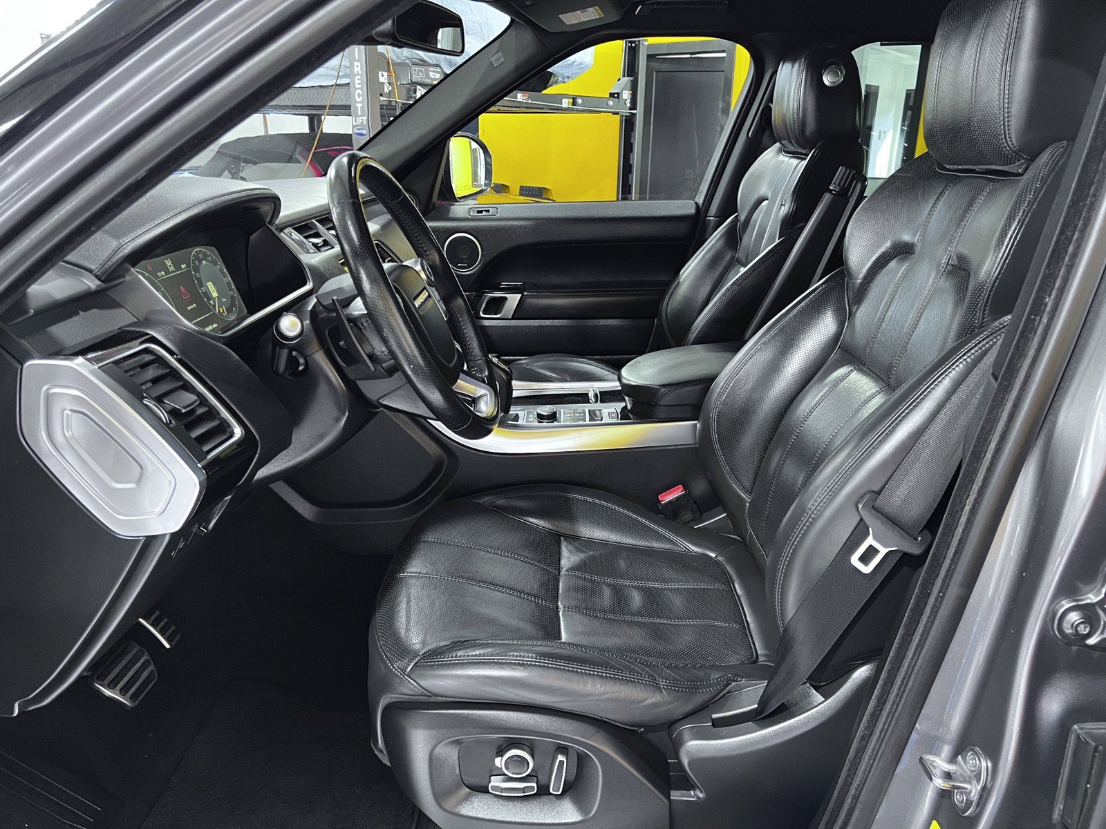 Used 2016 Land Rover Range Rover Sport Supercharged AWD/4WD image 15