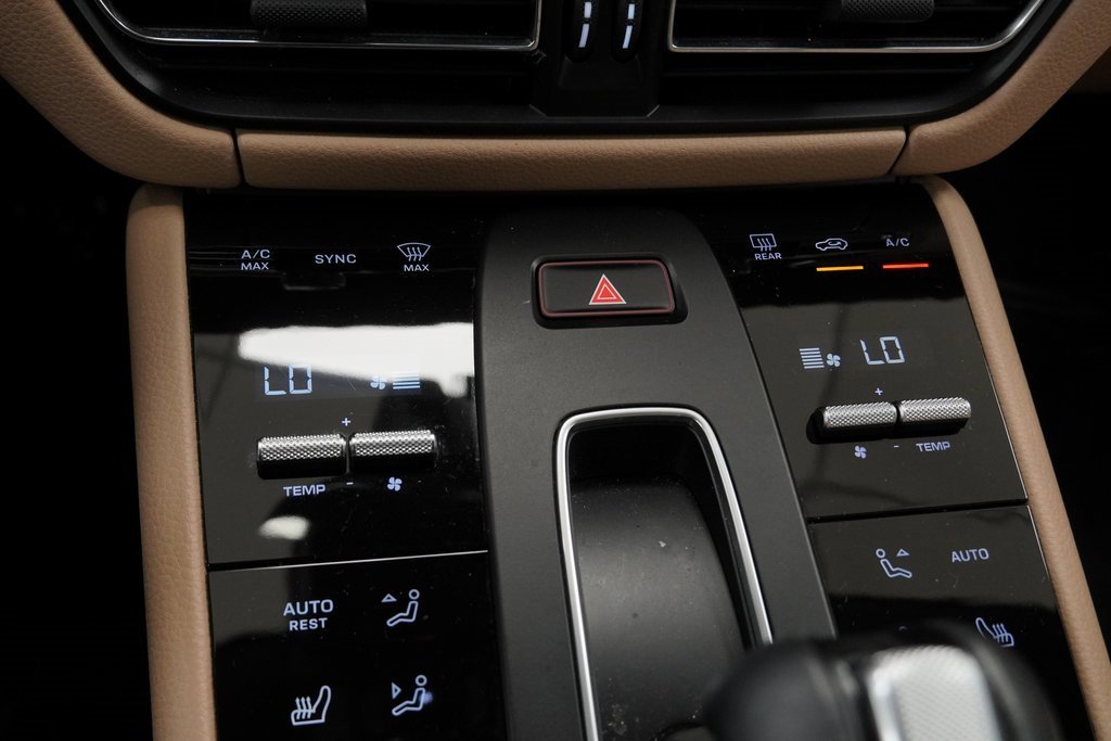 Used 2023 Porsche Macan image 34