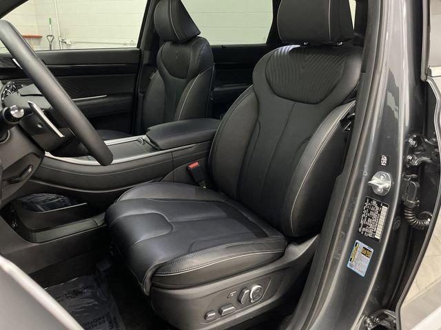 Used 2025 Hyundai Palisade Calligraphy image 4
