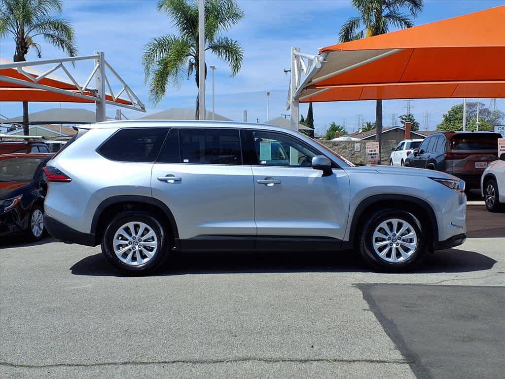 Certified 2025 Toyota Grand Highlander FWD image 3