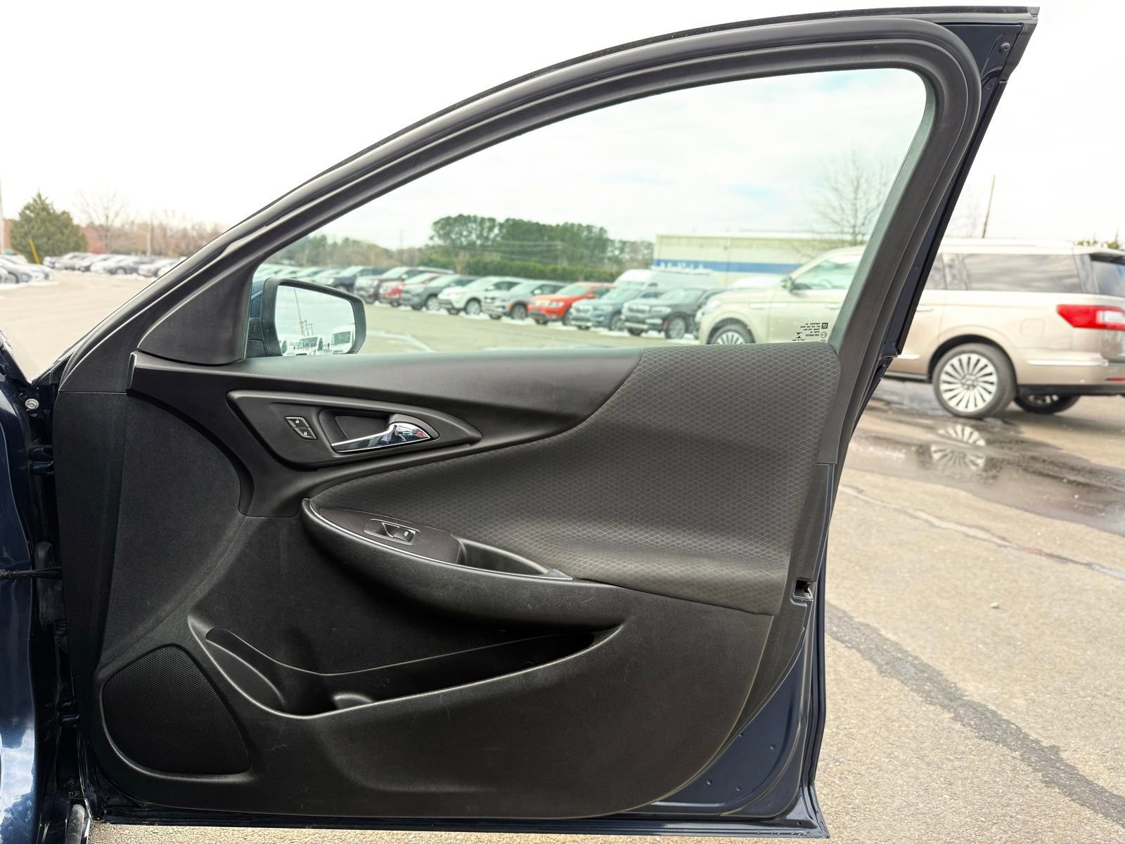 Used 2021 Chevrolet Malibu LT image 23