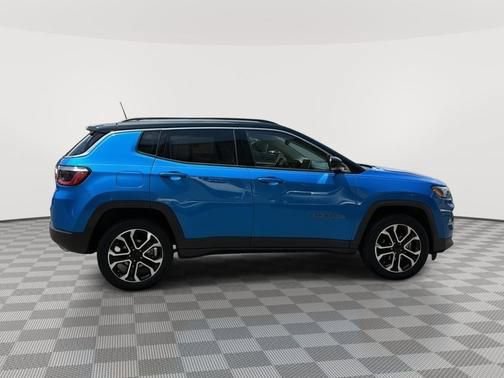 Used 2022 Jeep Compass Limited AWD/4WD image 2