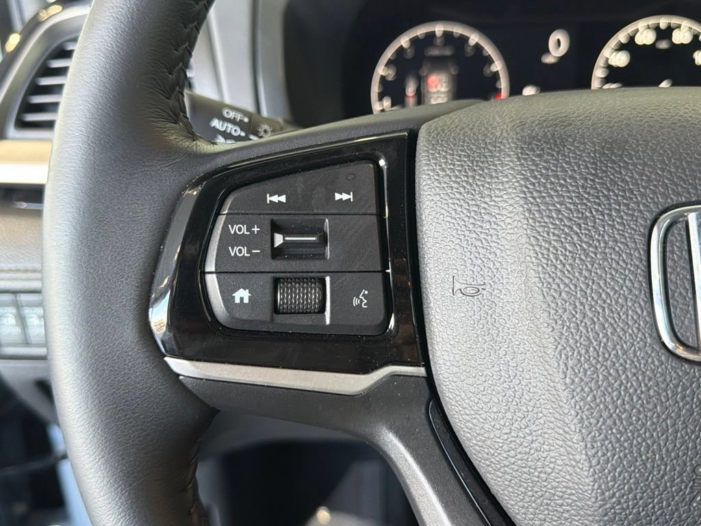 Used 2025 Honda Odyssey Touring image 25