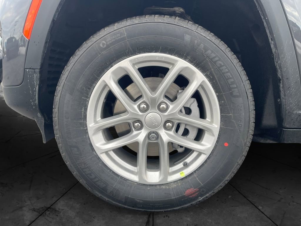 New 2026 Jeep Grand Cherokee Laredo image 14