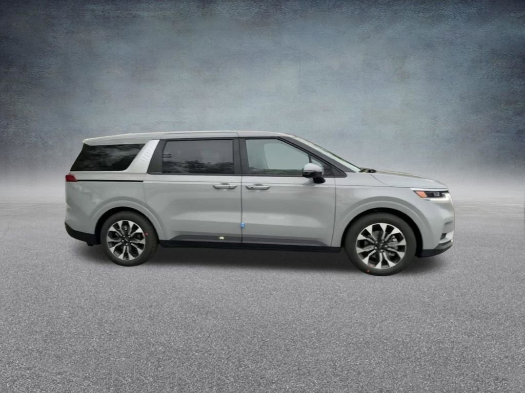 Used 2024 Kia Carnival EX FWD image 26
