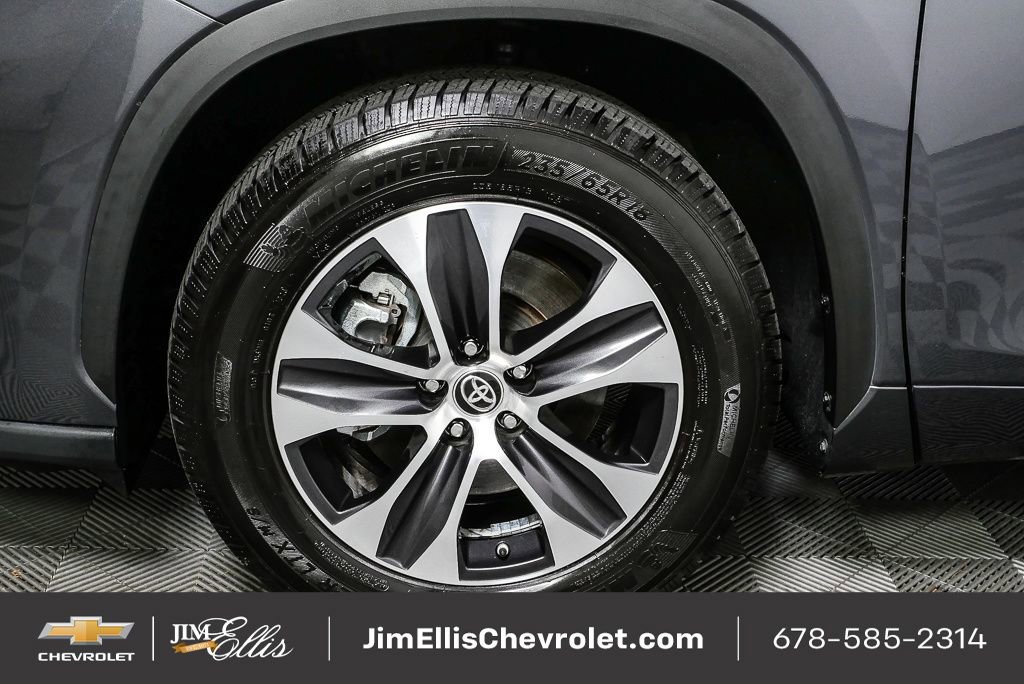 Used 2020 Toyota Highlander XLE image 39
