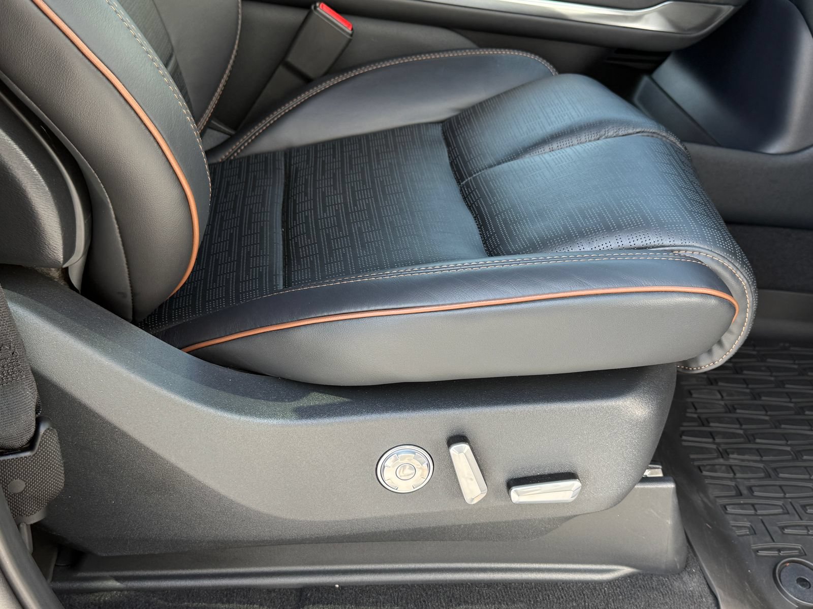 New 2026 Lincoln Navigator Black Label AWD/4WD image 15