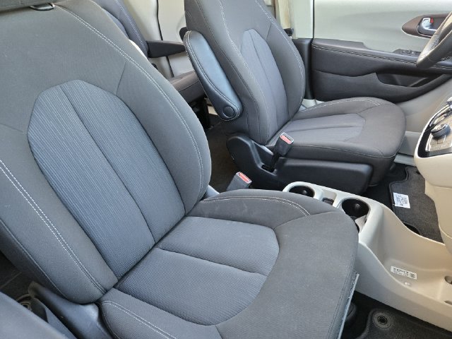 Certified 2023 Chrysler Voyager LX FWD image 14