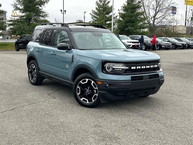 Used 2023 Ford Bronco Sport Outer Banks w/ Tech Package image 2