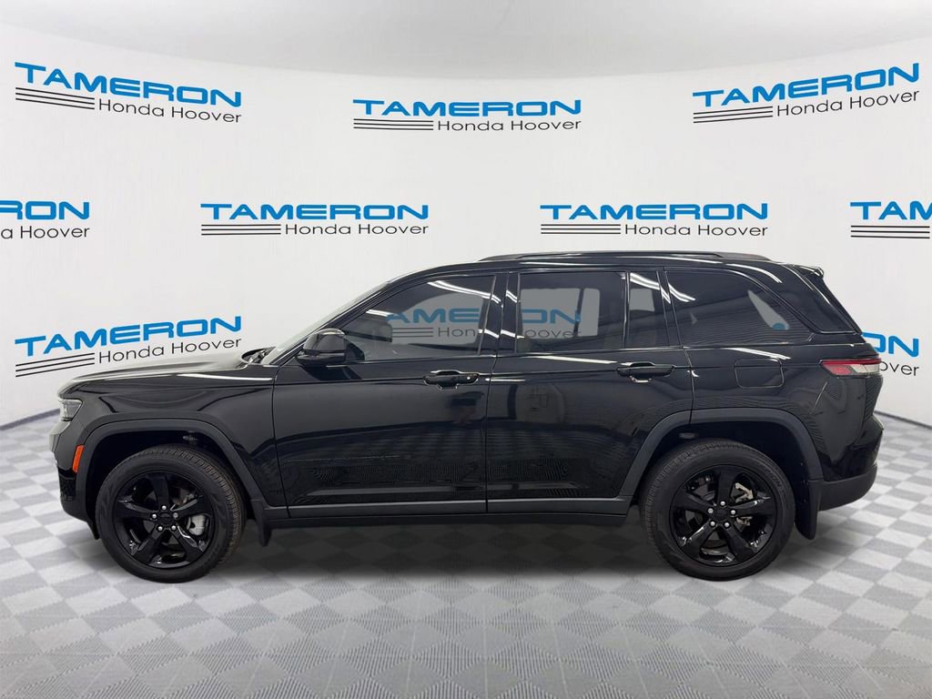 Used 2023 Jeep Grand Cherokee Limited w/ Black Appearance Package RWD image 2