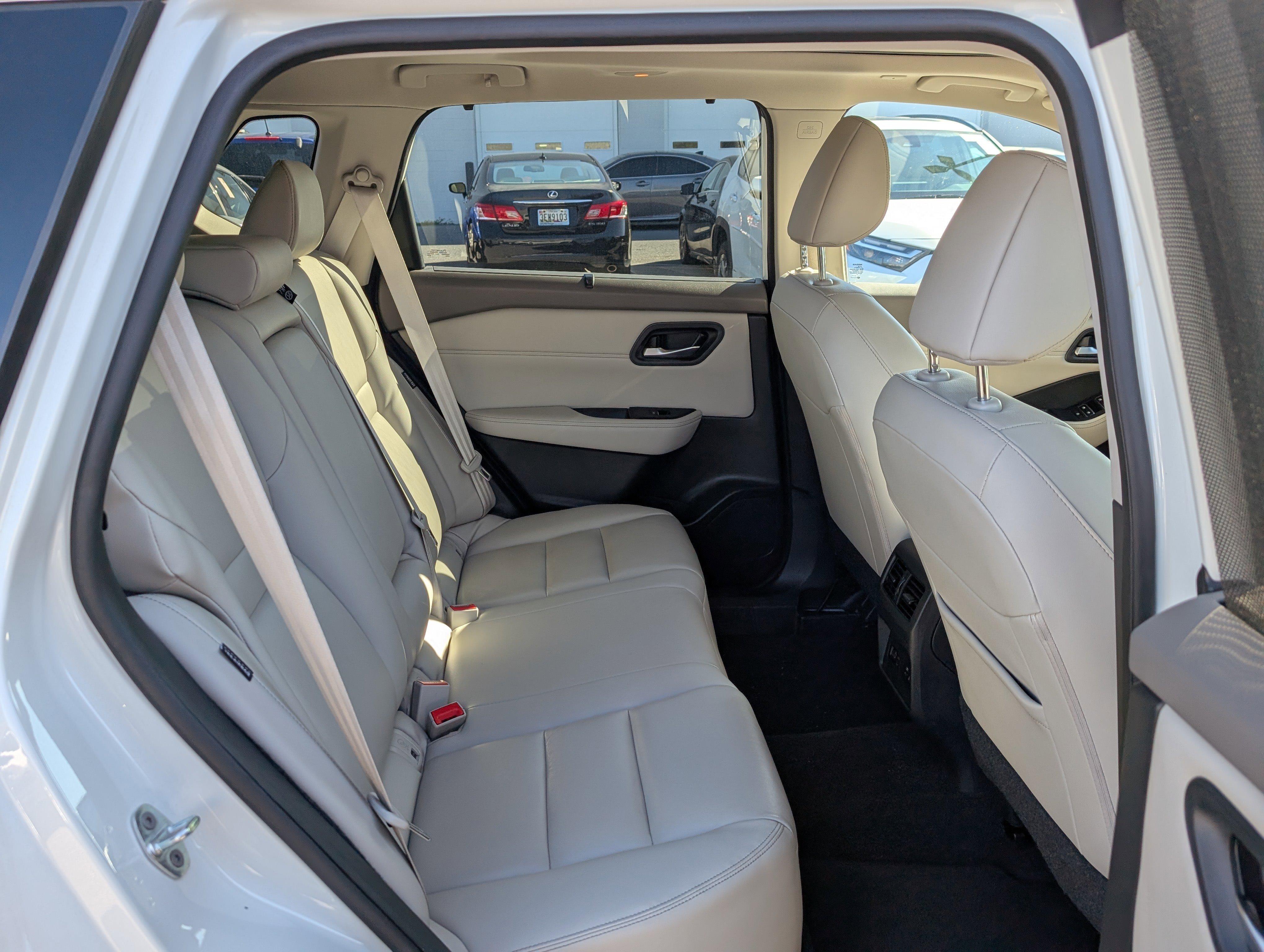 Used 2023 Nissan Rogue SL w/ SL Premium Package image 12