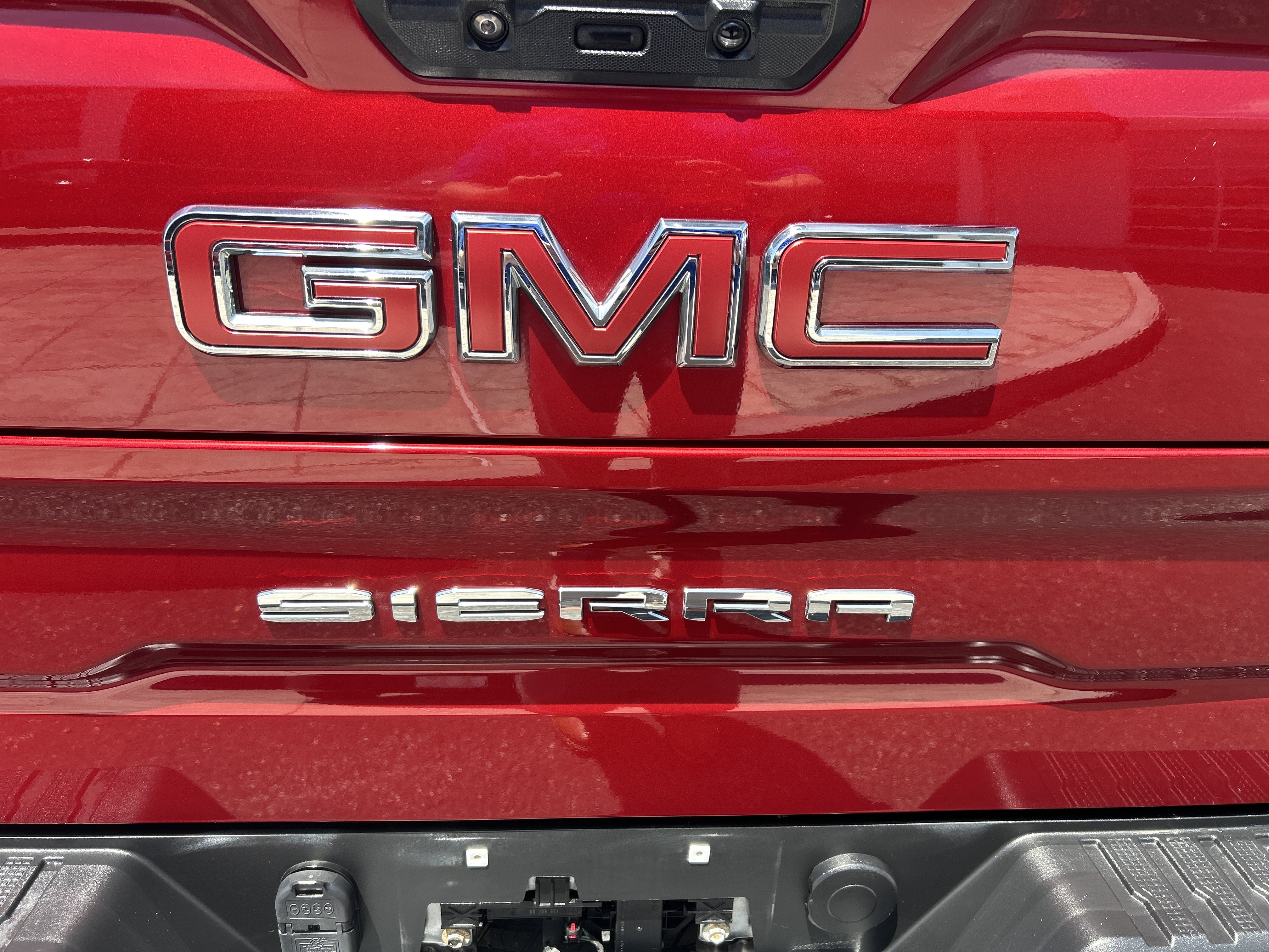 Used 2021 GMC Sierra 1500 SLT w/ SLT Premium Plus Package AWD/4WD image 11