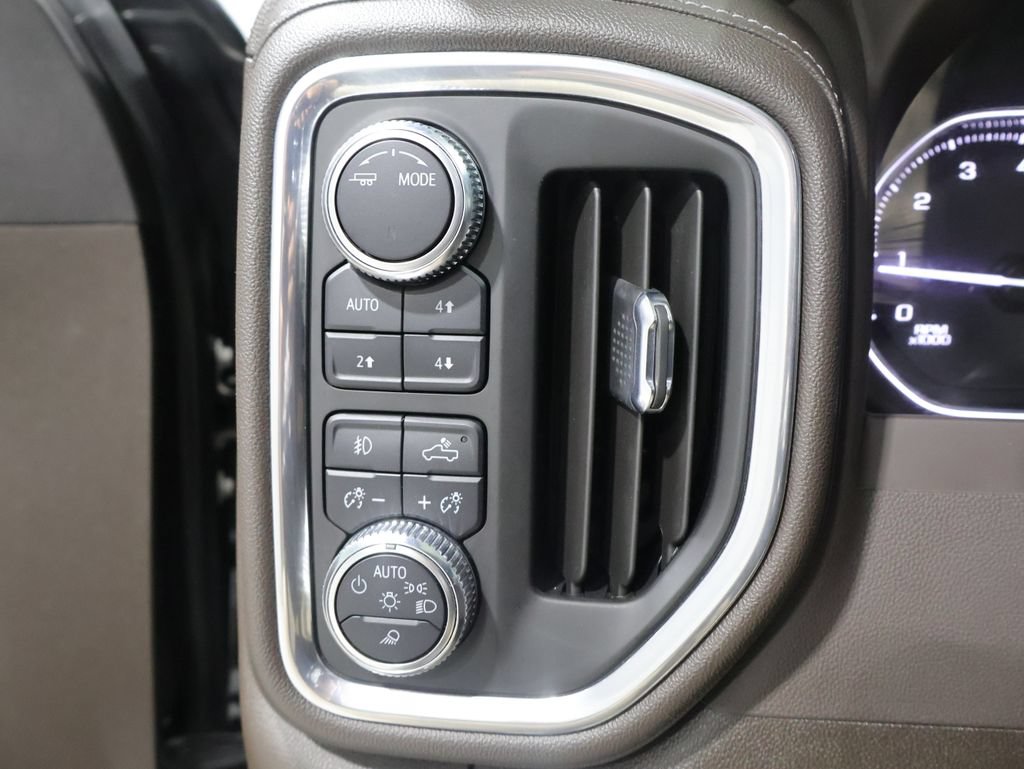 Used 2022 GMC Sierra 1500 SLT AWD/4WD image 31