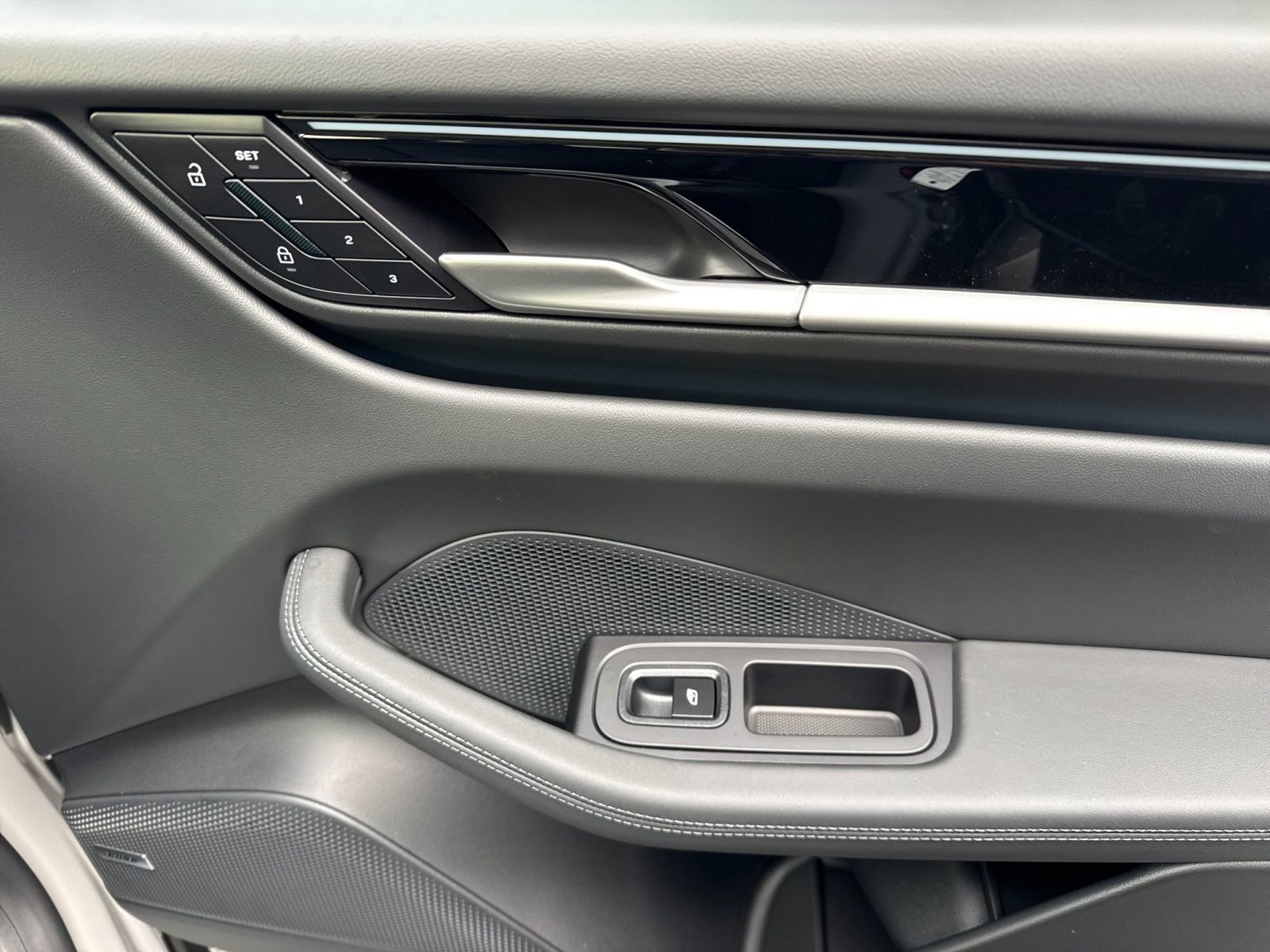 New 2026 Porsche Macan 4S Electric image 19