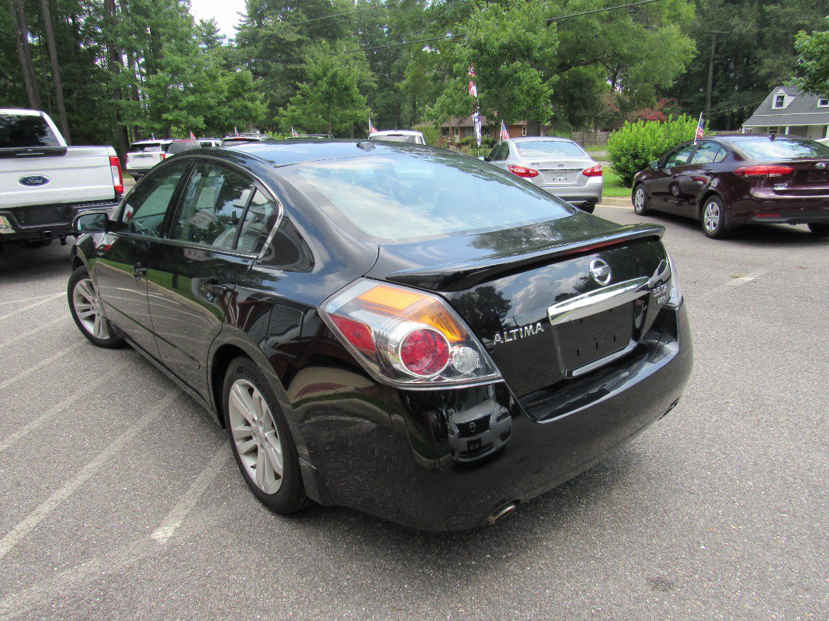 Used 2012 Nissan Altima 3.5 SR w/ Sport Pkg FWD image 5