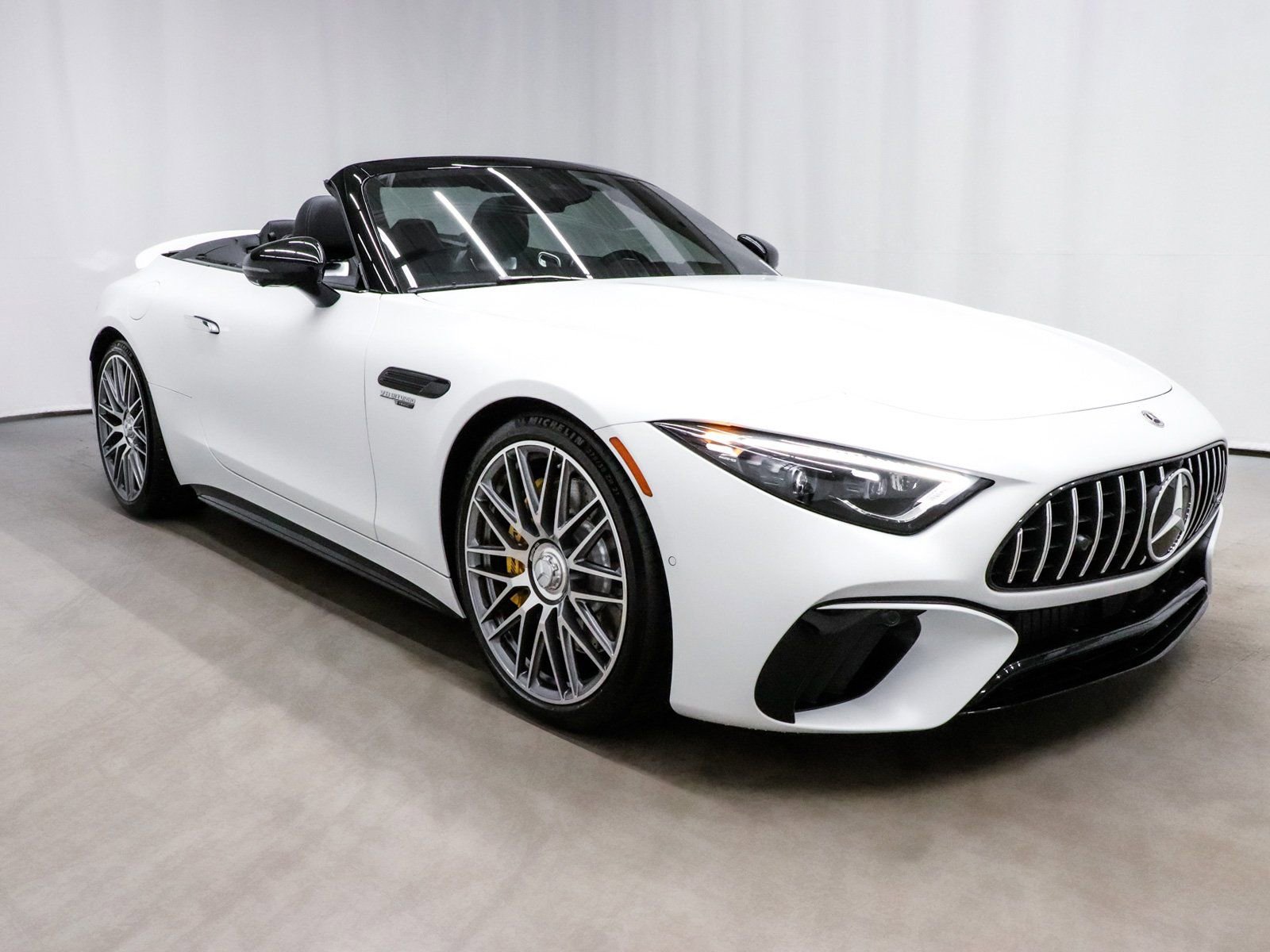 Used 2022 Mercedes-Benz SL 63 AMG 4MATIC image 2