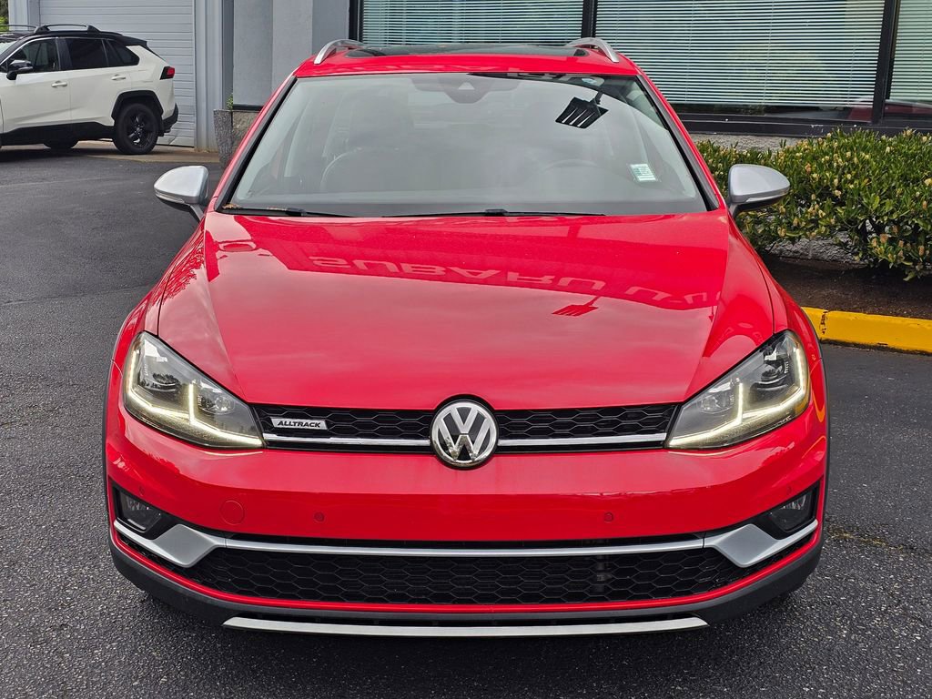 Used 2018 Volkswagen Golf Alltrack SEL AWD/4WD image 2
