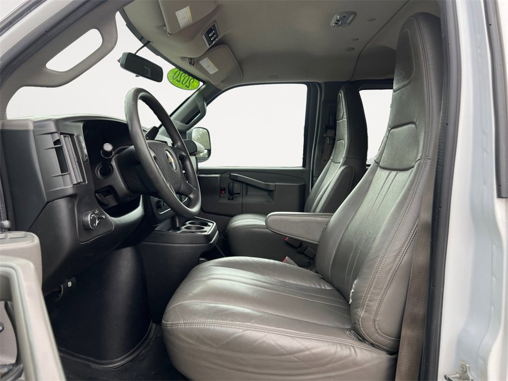 Used 2020 Chevrolet Express 3500 LS image 9