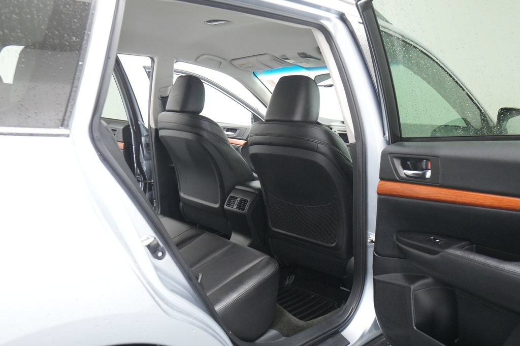 Used 2014 Subaru Outback 2.5i Limited AWD/4WD image 21