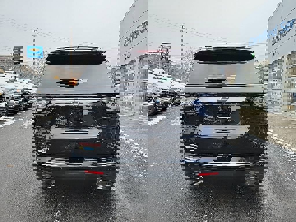 Used 2020 Chevrolet Traverse Premier w/ Redline Edition image 6