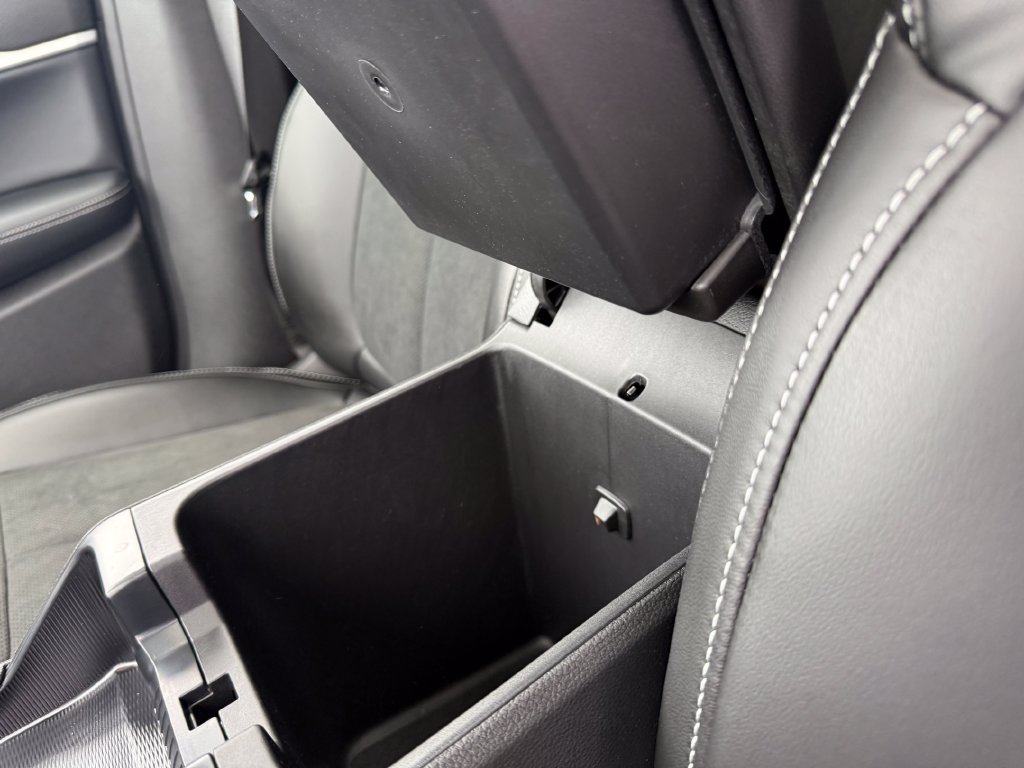 New 2026 Jeep Grand Cherokee Altitude RWD image 21