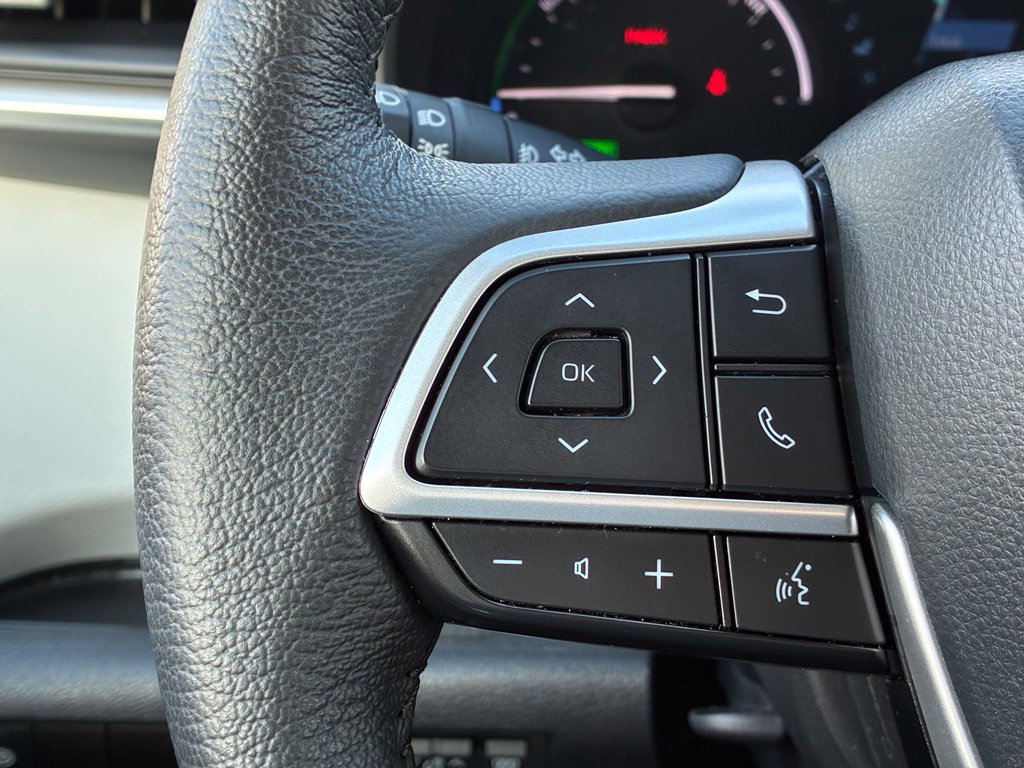 Used 2026 Toyota Sienna XLE FWD image 22